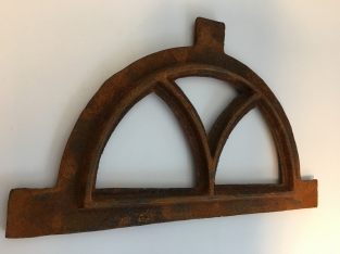 Cast iron stable window V-half round small 32x20